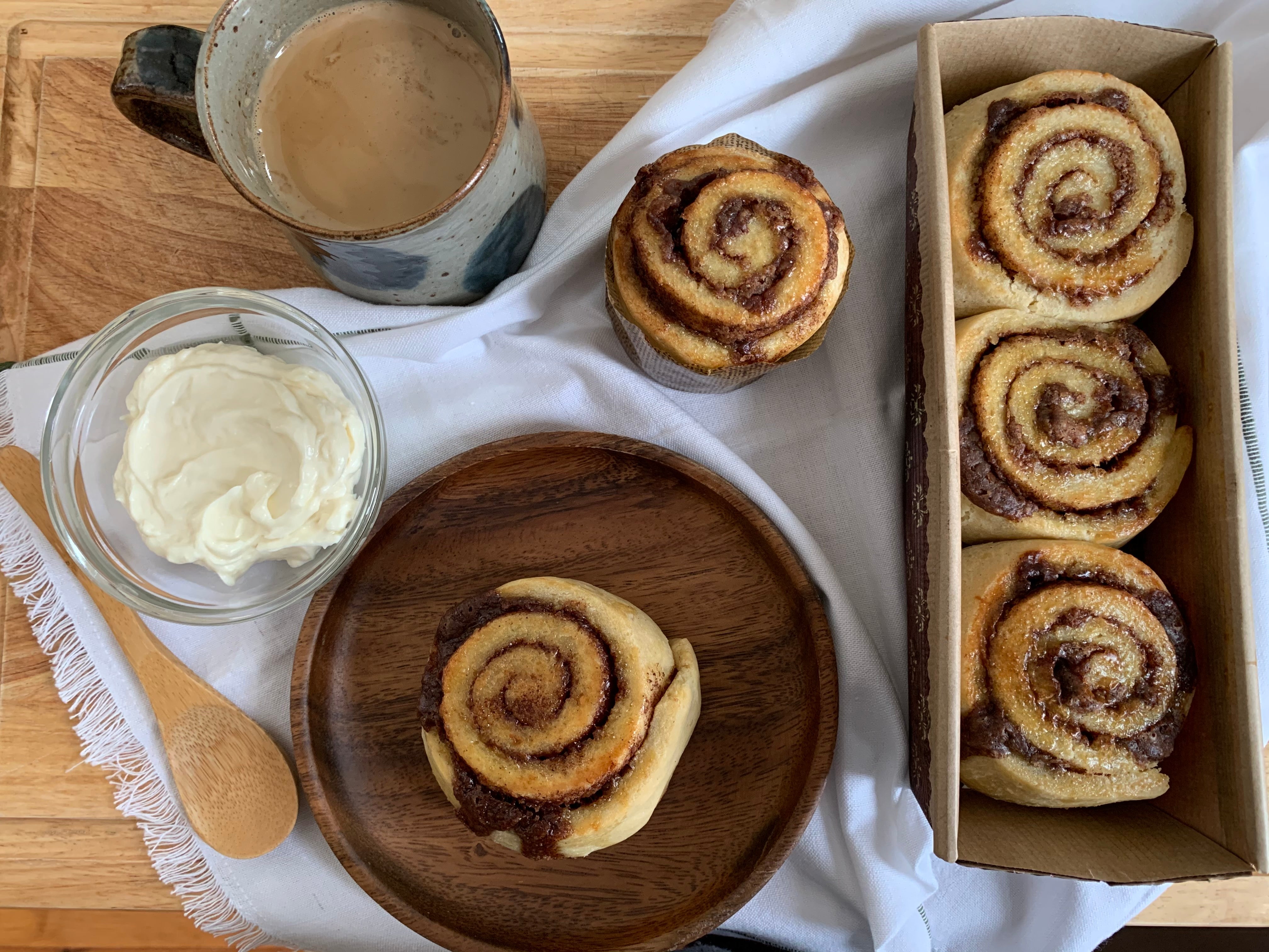 Cinnamon Rolls (3 pack with frosting on the side)